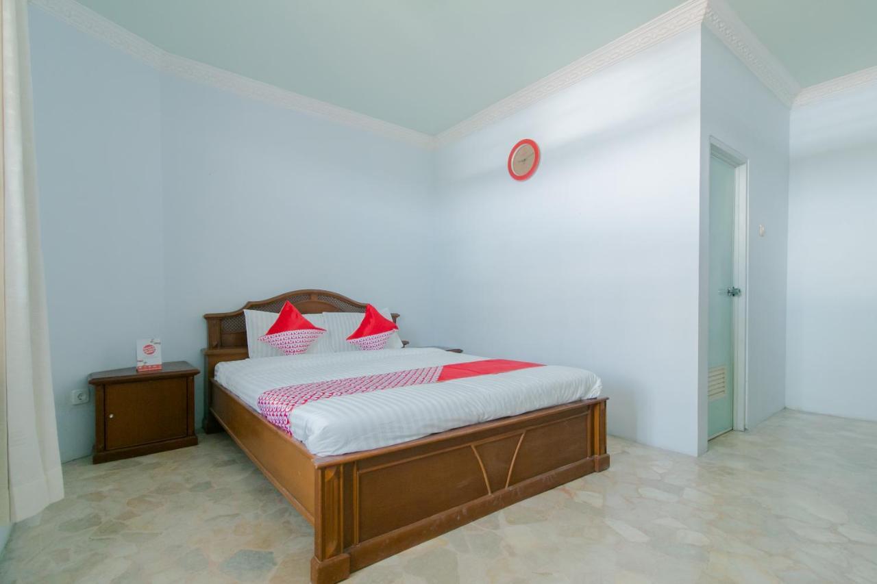 Oyo 2858 Vafa Guesthouse Чіанджур Екстер'єр фото