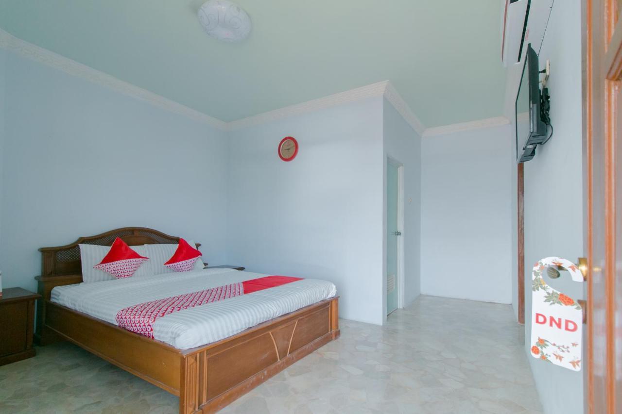 Oyo 2858 Vafa Guesthouse Чіанджур Екстер'єр фото